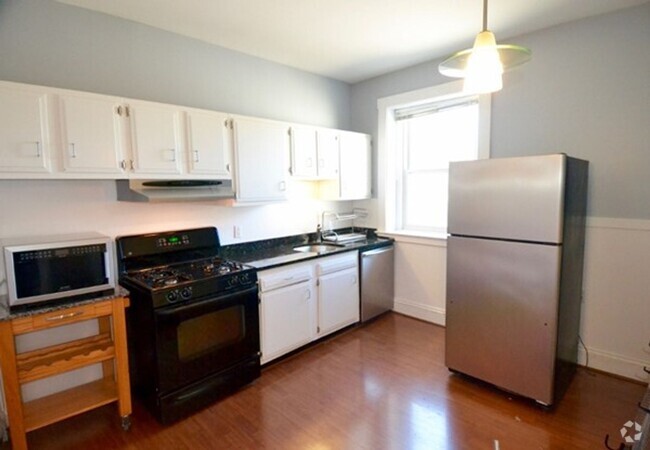 Building Photo - Renovated 1 bed and 1 bath Rental