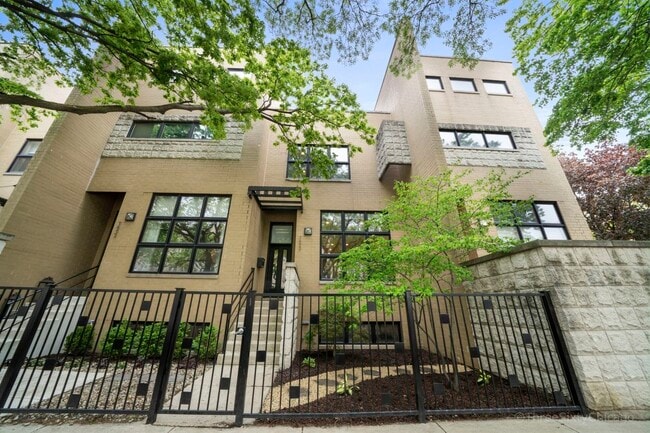Photo - 1413 N Leavitt St