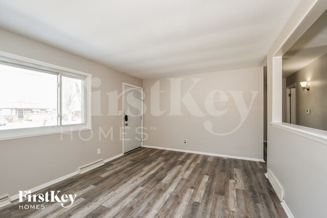 Photo - 2485 Jenkee Dr