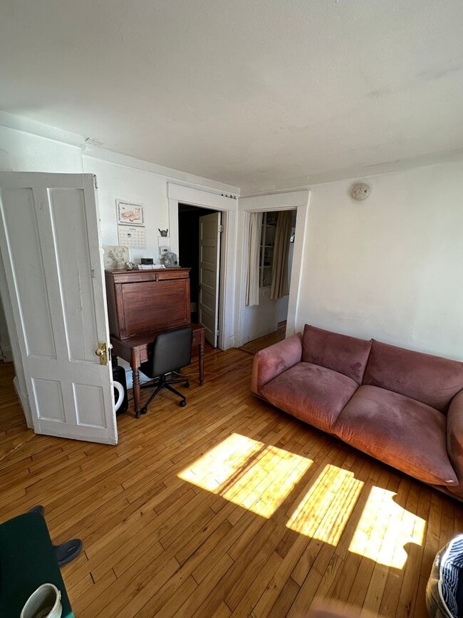 Photo - 14 Hamlin Ct Unit #1