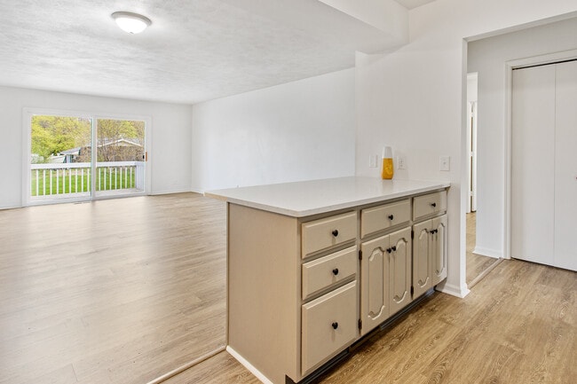 Photo - 2215 Leonard St NE