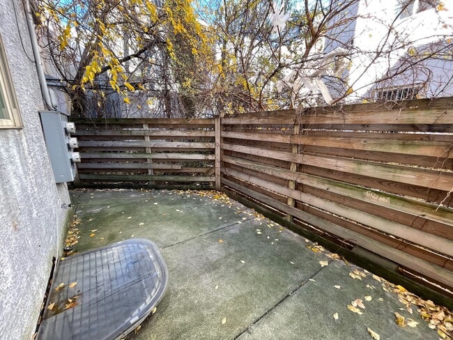 Photo - 1411 W Thompson St Unit 1