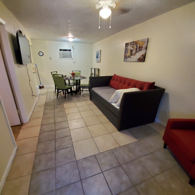 Photo - 101 N 3rd St Apartment Unit 1