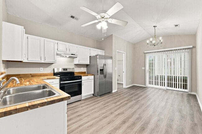 3 Franklinwood Dr