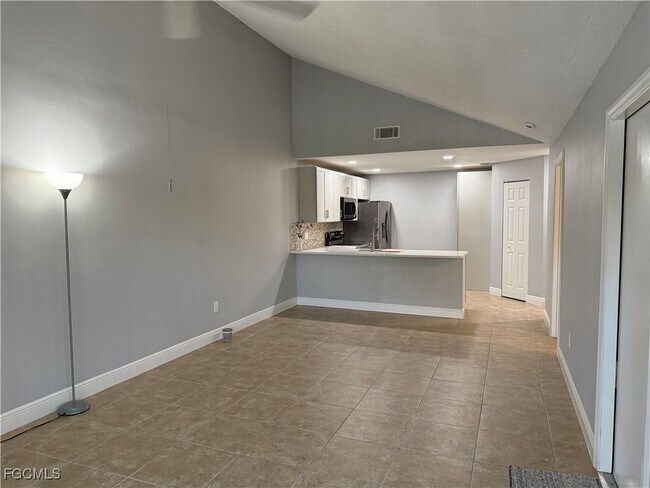 Photo - 6331 Royal Woods Dr