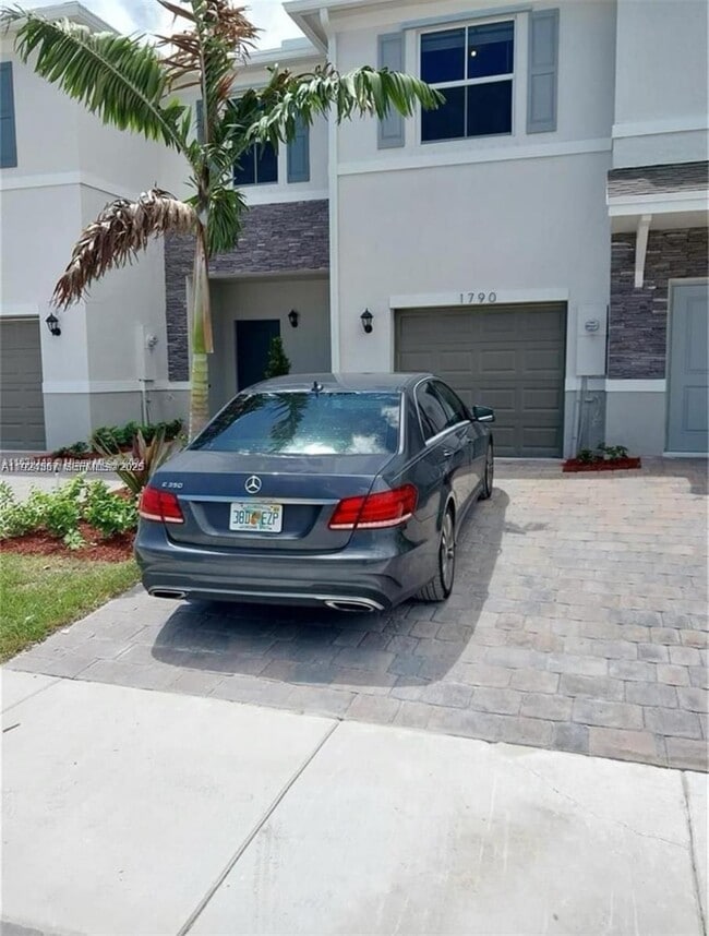 Photo - 1790 SE 7th Ter