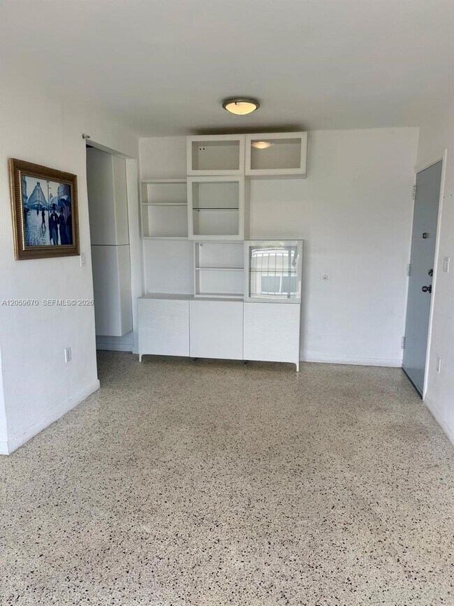 Photo - 1736 SW 19th St Unit 404