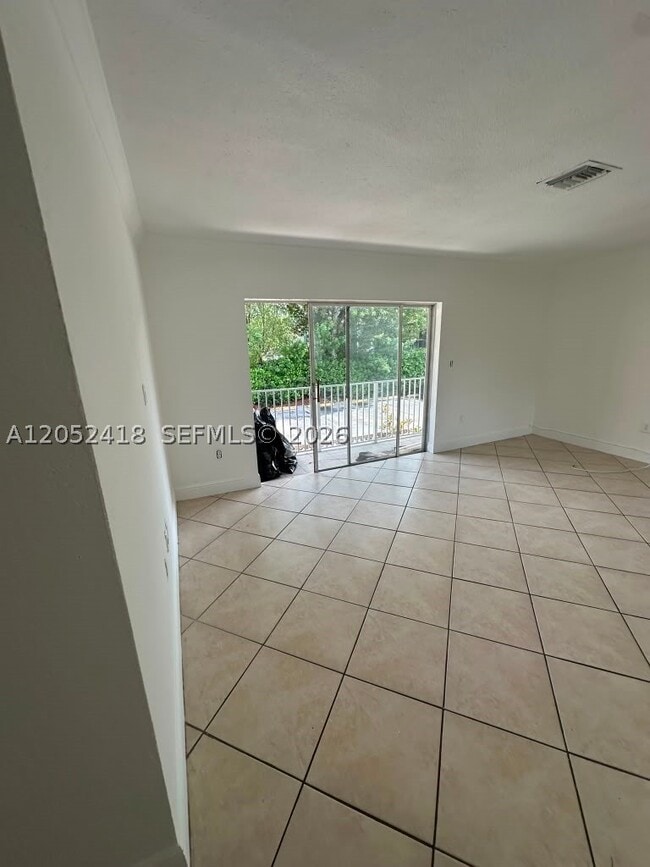 Building Photo - 8601 SW 94th St Unit 207W