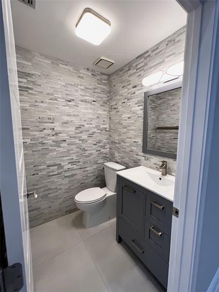 Photo - 720 Birdie Ct