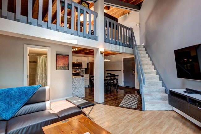 307-I Treehouse