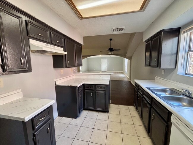 Photo - 15846 Blueridge Rd