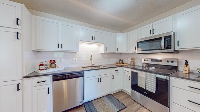 Photo - Creekside Apartments