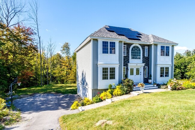 22 White Pine Dr