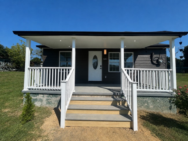 Photo - 680 Fralin Alley NE