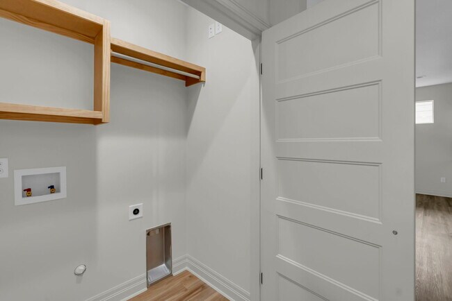 1903 Sutton Ct
