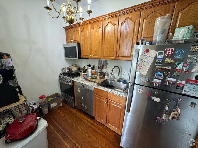 Building Photo - 13 Bigelow St Unit 3 Rental