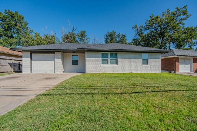 Photo - 2127 Strawberry Rd