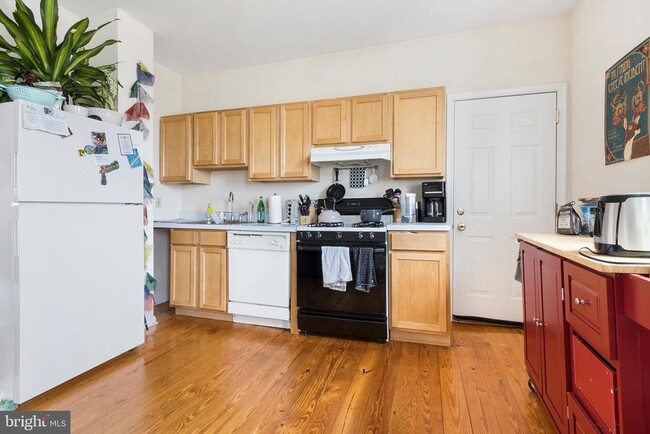 Photo - 321 N Front St Unit 4