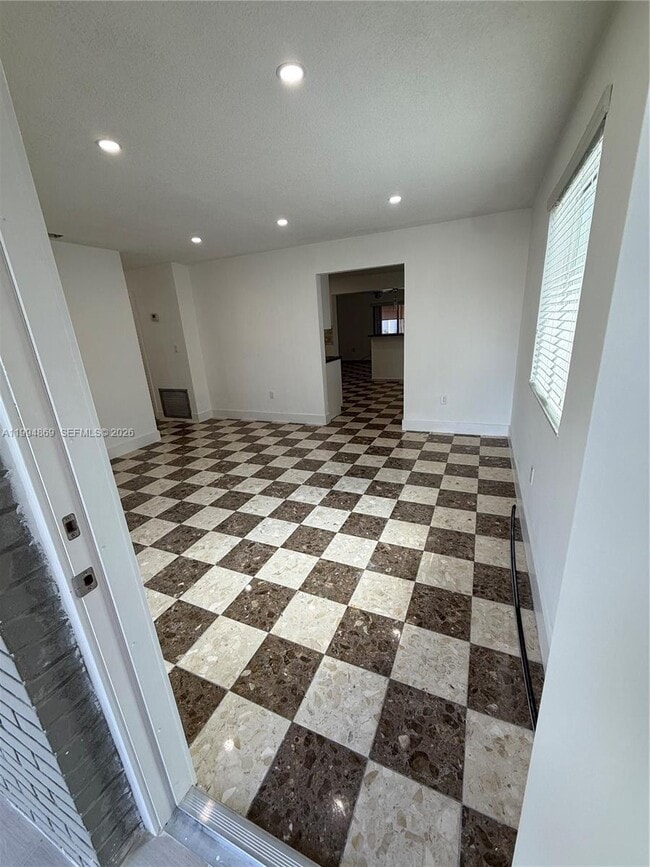 Photo - 7314 SW 22nd St