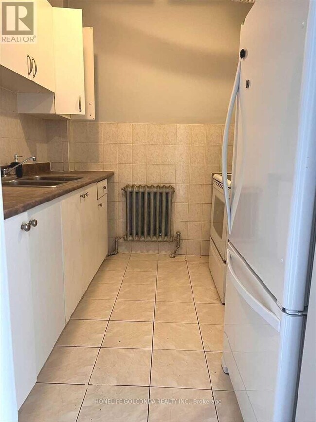 Photo - 888 Bloor St W Unit 3rd Fl