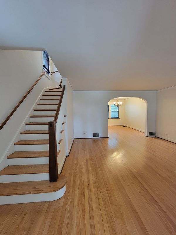 Photo - 10529 S Eberhart Ave