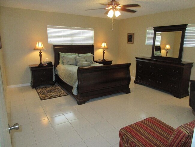 Photo - 10561 Greentrail Dr S