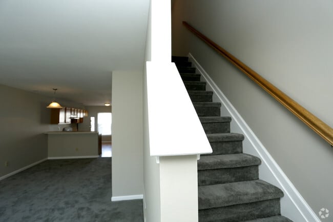 Dos habitaciones, Cypress - Escalera - Amber Grove