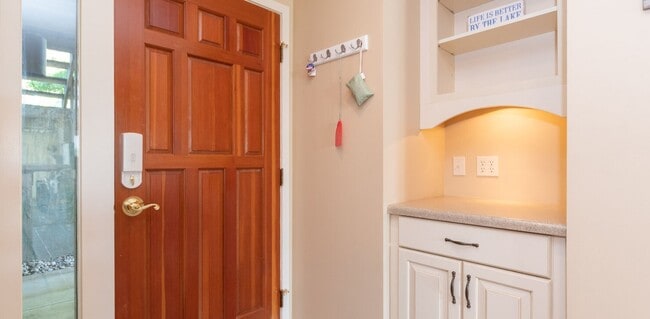 Photo - 230 Oak St Unit 13 Good Vibes on River