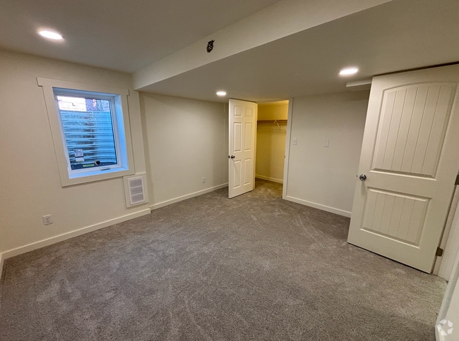 Building Photo - 1301 S 5th St Unit B Rental