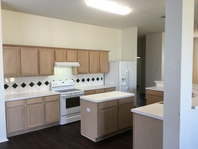 Photo - 300 Trailwood Dr