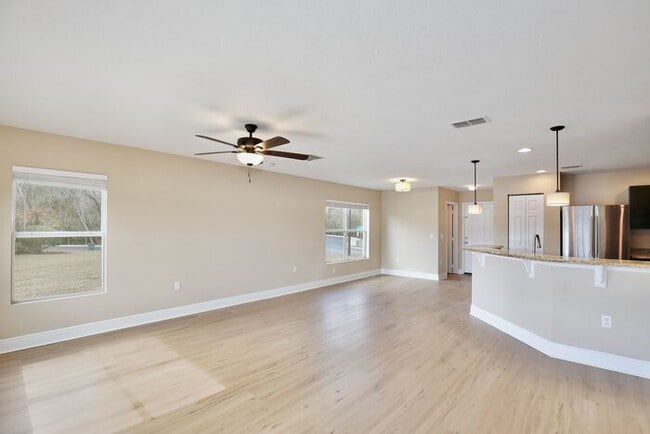 Photo - Spacious 3/2.5 End-Unit with Breathtaking Lake Views in Sanford!