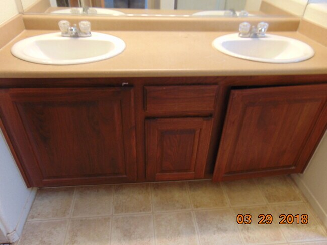 Photo - Look at Me...  I'm for Rent !