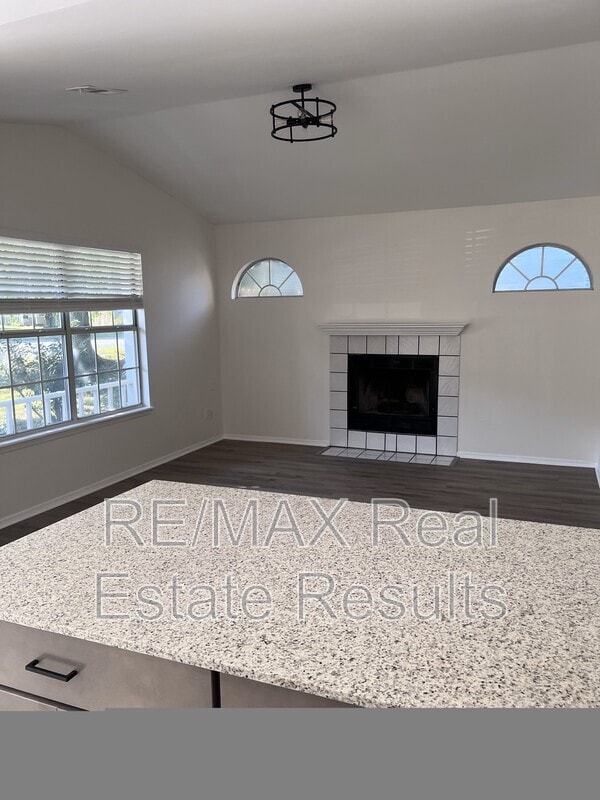 Photo - 1607 Timberline Dr
