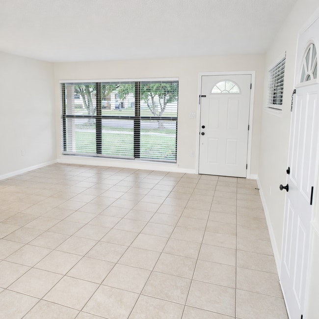 Photo - 727 Engel Dr