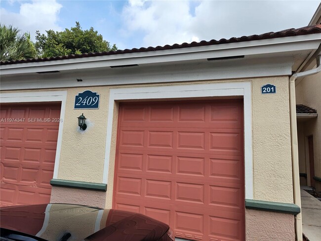 Photo - 2409 Centergate Dr Unit 201