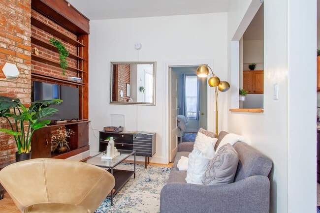 Building Photo - 1503 Q St NW Rental
