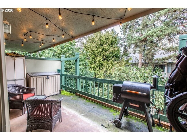 Patio/Deck - 600 Cherry Dr Unit Apt 6