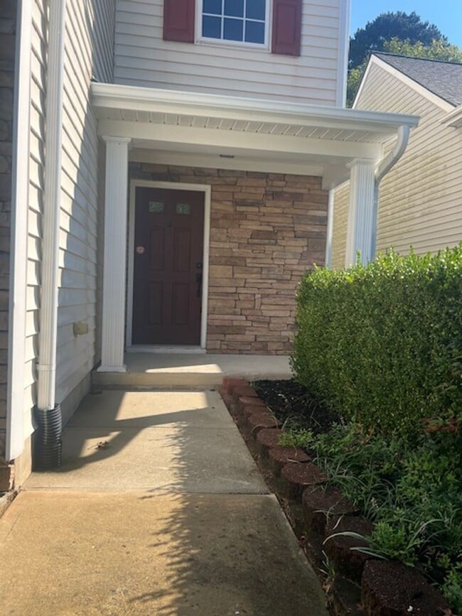 Photo - 8 Grosbeak Ln