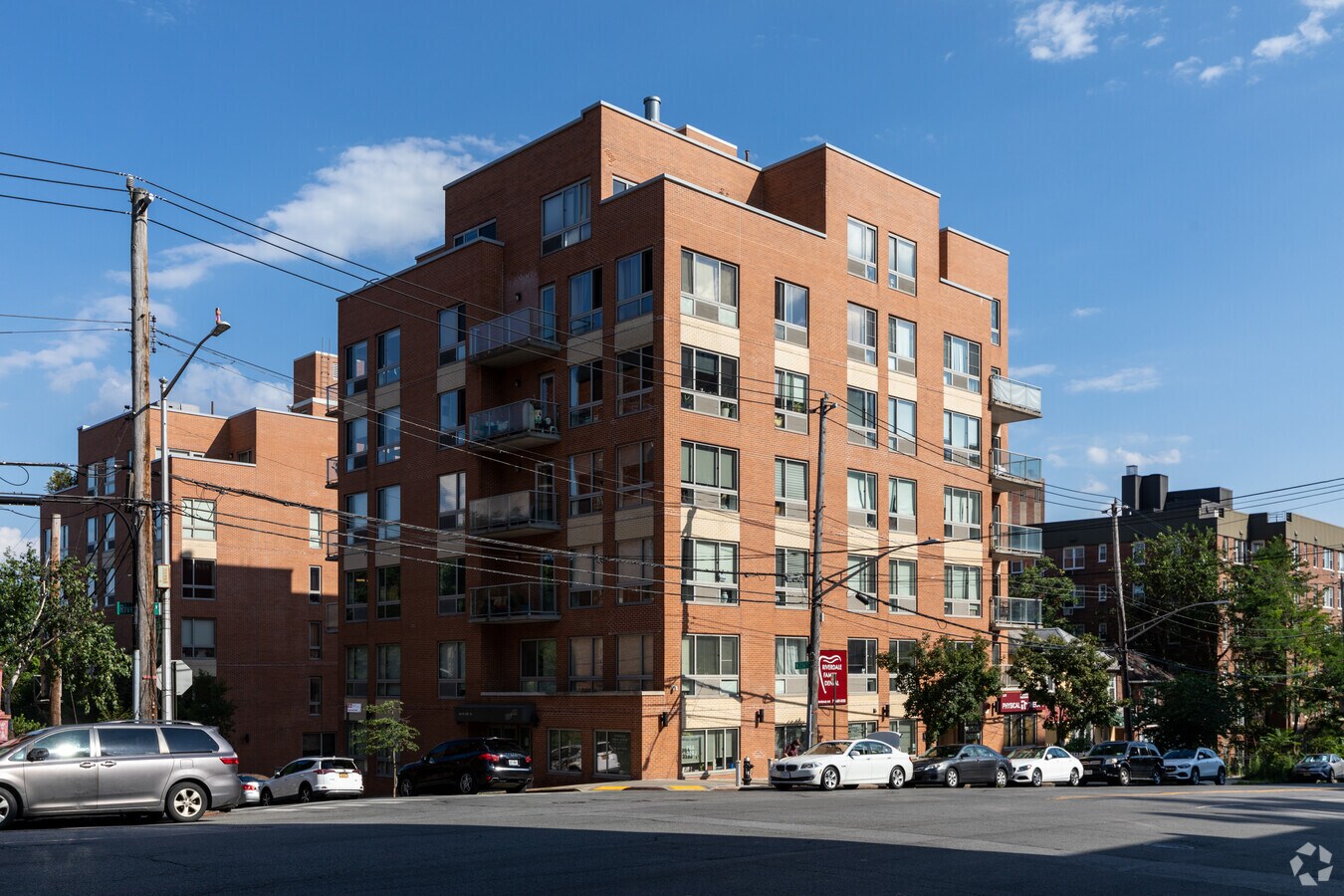 Photo - Latitude Riverdale