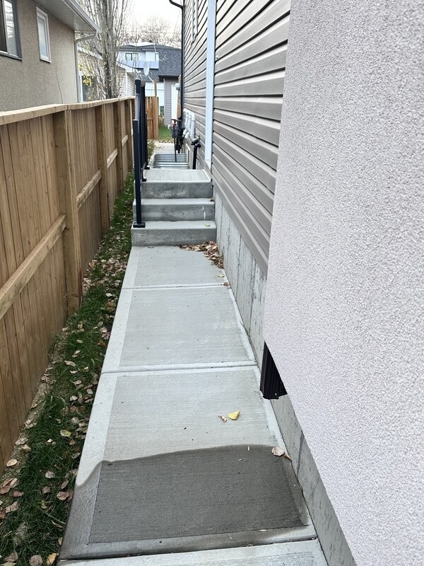 Photo - 10428-10147 147 St NW