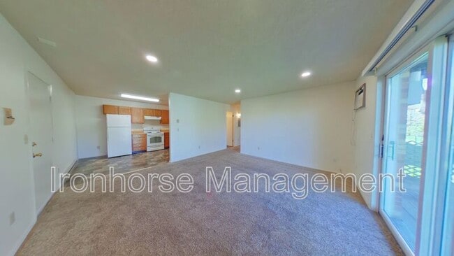 Photo - 811 W Villard St Unidad #59