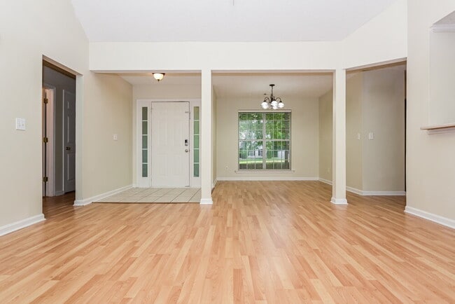 Photo - 190 Dillion Dr