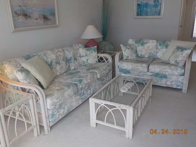 Photo - 100 The Esplanade S