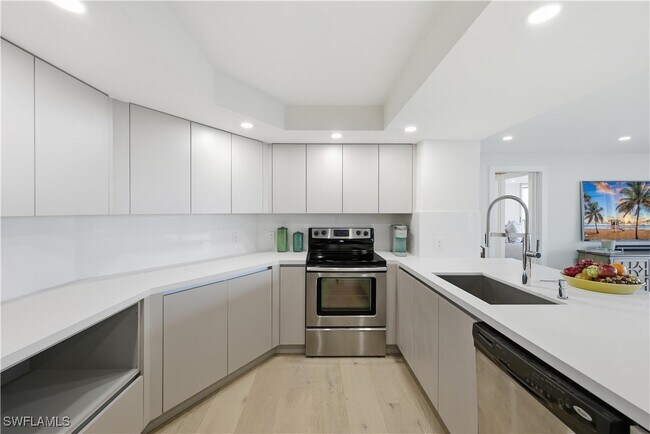 Photo - 4651 Gulf Shore Blvd N Unit 805