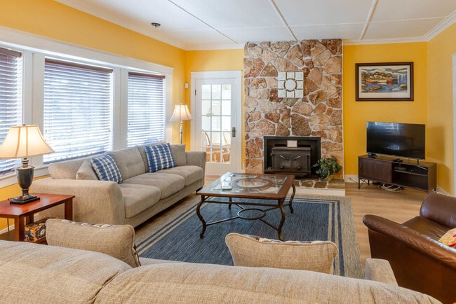 Photo - 640 S Columbia St Unit ID1335290P