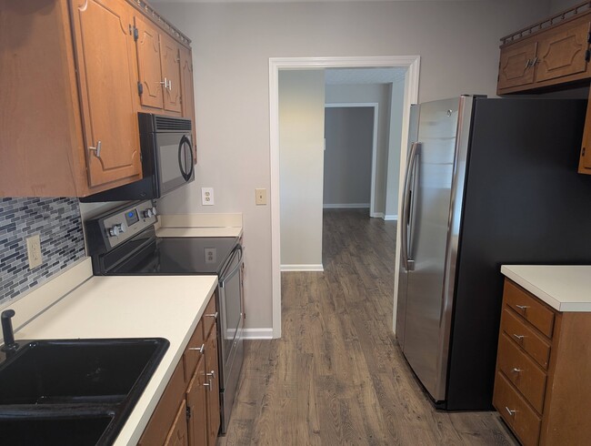 Photo - 1403 Cedardale Ct