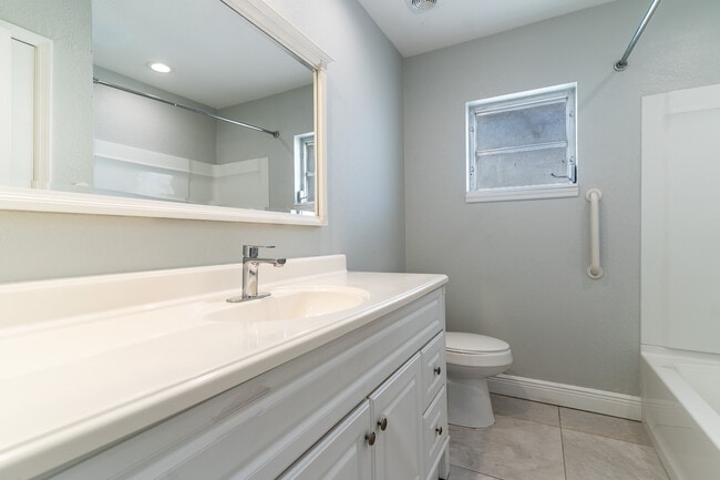 Photo - 124 Shelley Dr