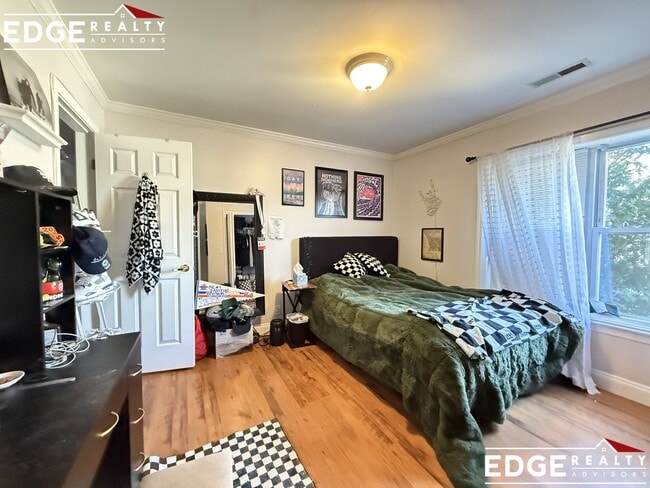 Photo - 140 Newton St Unit 4