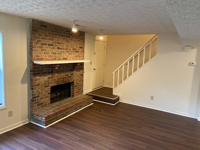 Living room - 897 Ventnor Pl SW Townhome