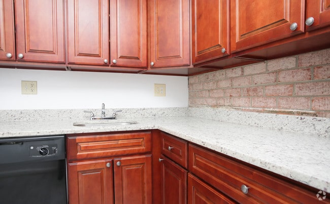 Photo - Bristol House Apartments